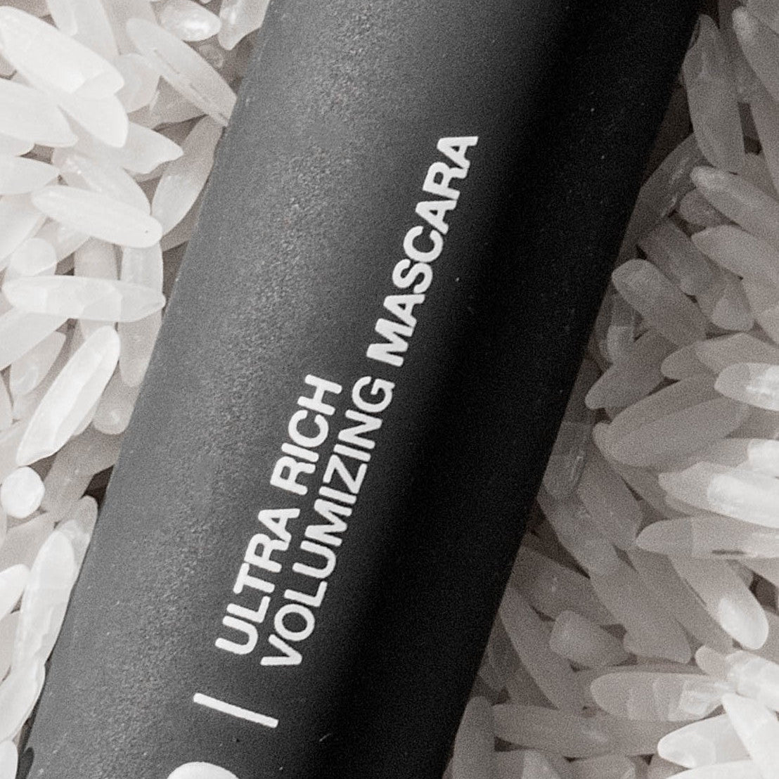 Ultra Rich Volumizing Mascara (Mini Size)
